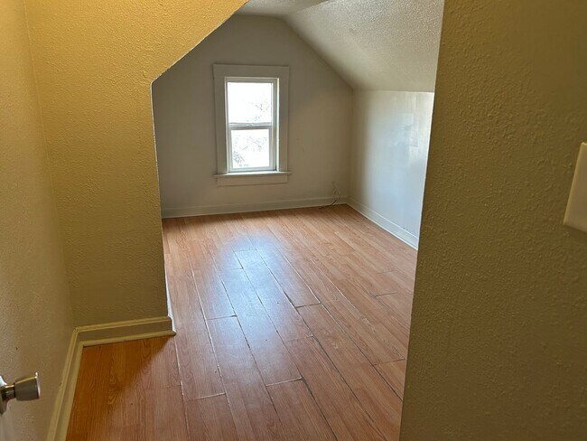 Building Photo - 279 W Railroad Ave