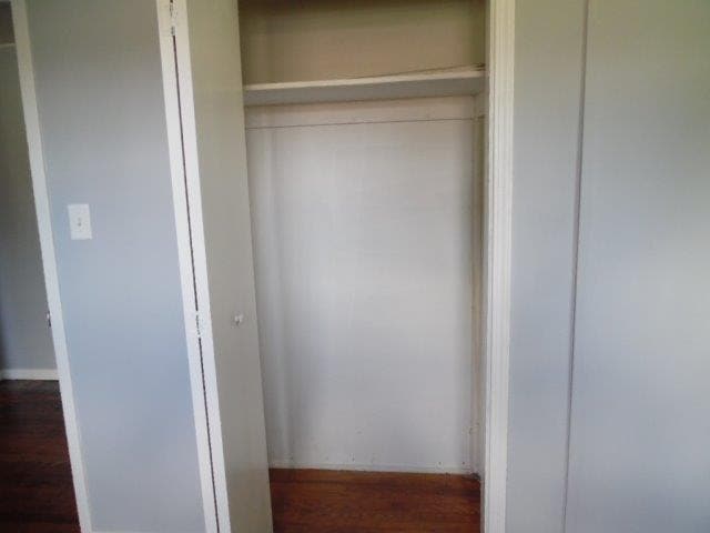 Building Photo - 2 BR 1 BA Duplex