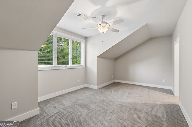 Building Photo - 2974 Hermance Dr NE
