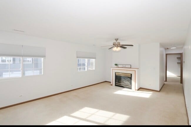 Building Photo - 437 Village Creek Dr