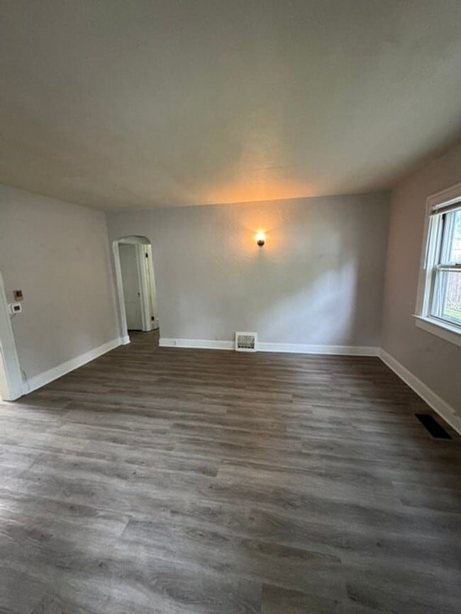Building Photo - 2203 Rehm Dr