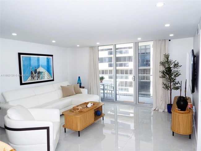 Building Photo - 5701 Collins Ave