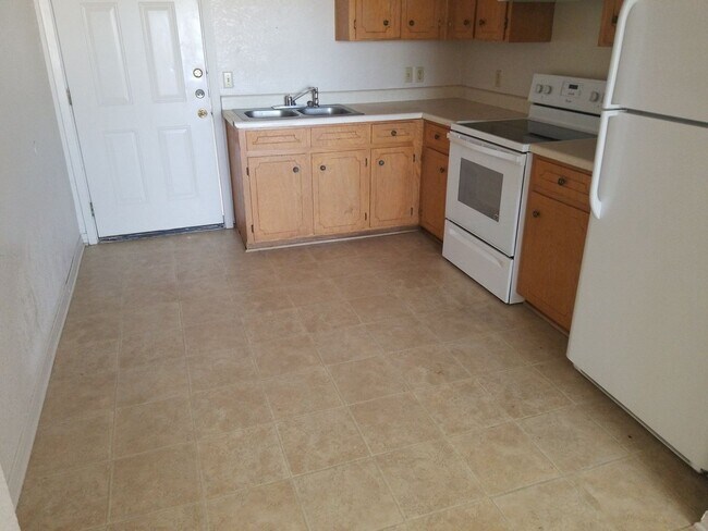 Building Photo - 1401 Janis Dr