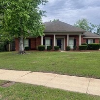 Building Photo - 8706 Twelve Oaks Ln