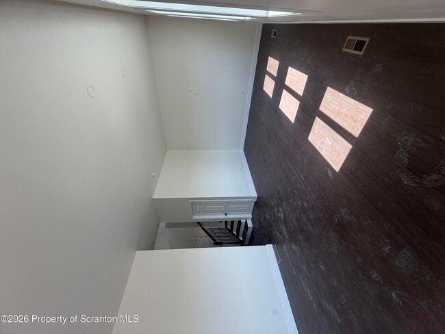 Building Photo - 105 Parkdale Dr