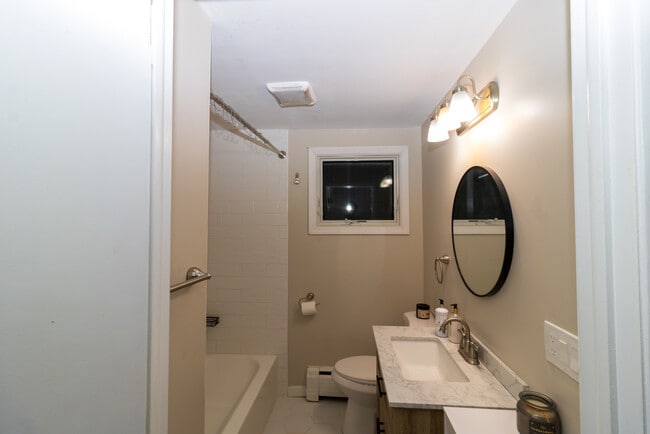 Building Photo - 149 Lakeside Blvd E