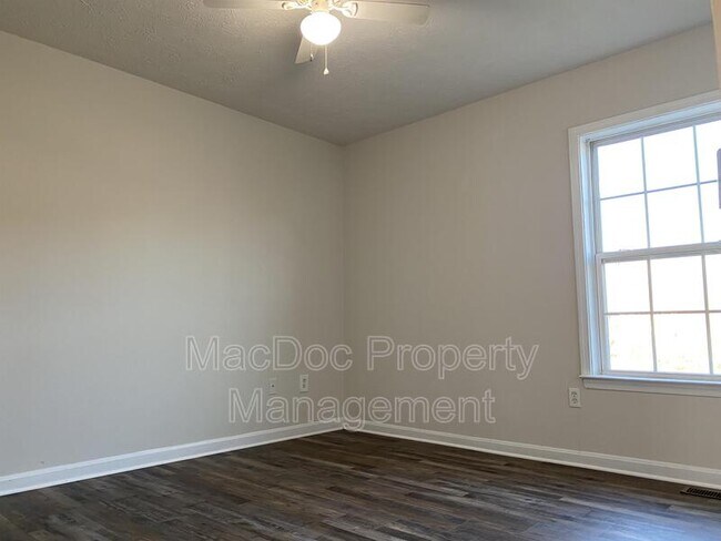 Building Photo - 9609 Coventry Creek Dr