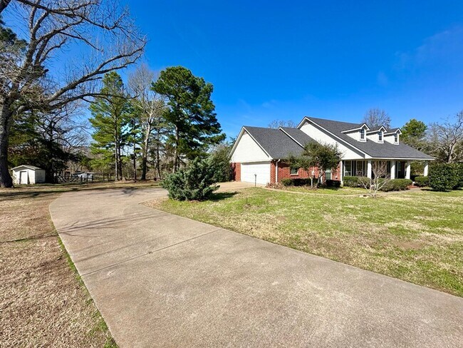 Building Photo - Almost Ready! 3/2/2 On 1 Acre in Brownsboro!