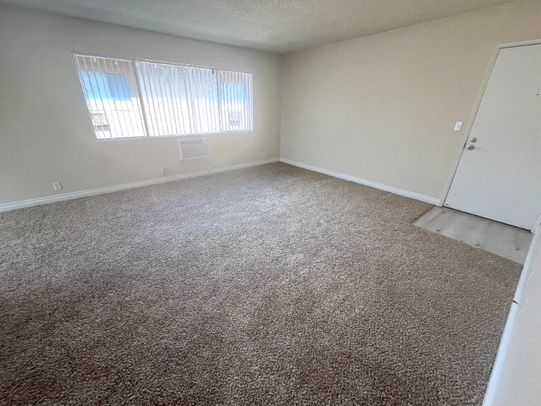 Building Photo - 538 Silverwood Ave