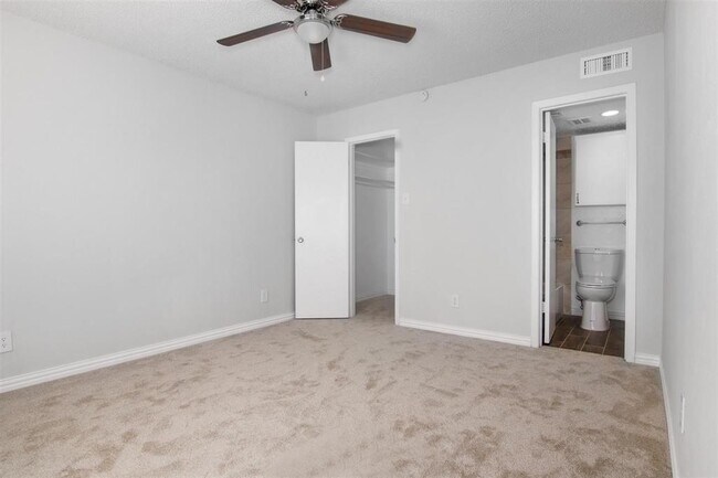 Building Photo - 4637 Country Creek Dr