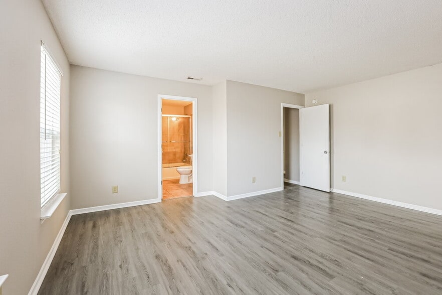 Building Photo - 9033 Southernwood Way