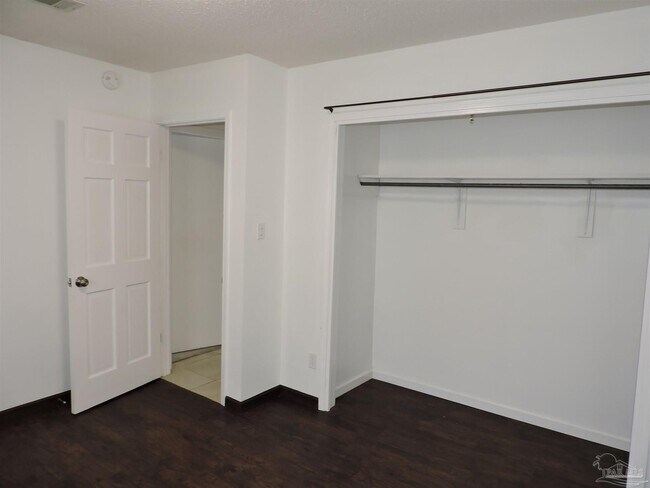 Building Photo - 2323 Silversides Loop