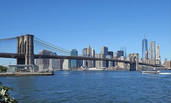 Building Photo - 100 Jay St