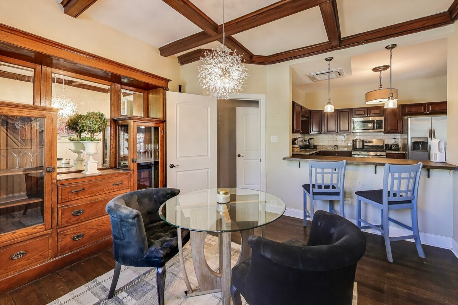 Building Photo - 1506 W Thome Ave