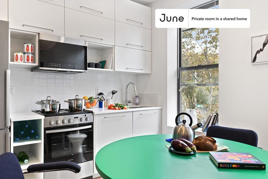 Building Photo - Cute ROOM at The Maison Jefferson