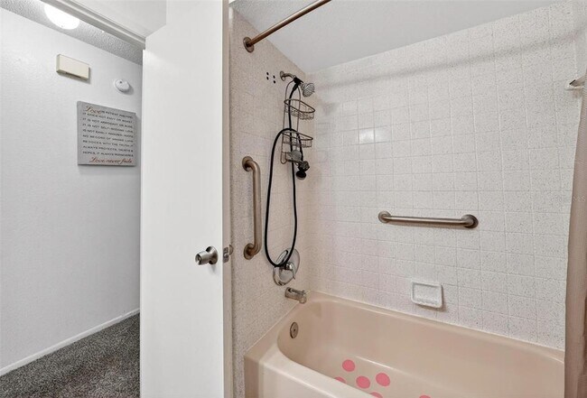 Building Photo - 5107 Deer Creek Dr