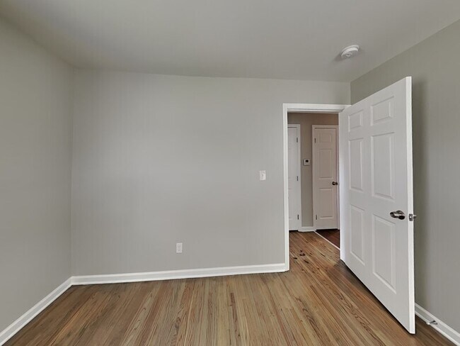 Building Photo - 7745 Madrid Ave