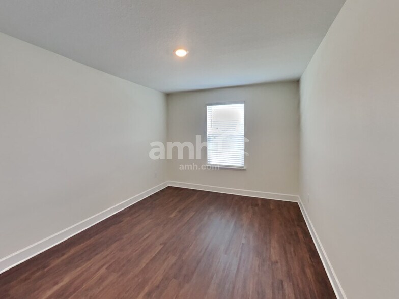 Building Photo - 33907 Thyme Dr