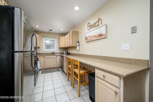 Building Photo - 107 3rd Ave