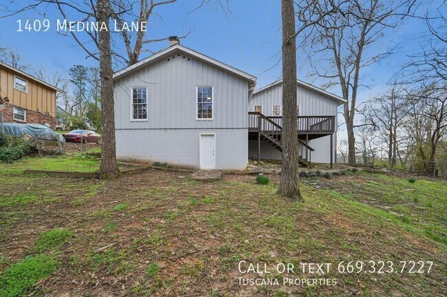 Building Photo - 1409 Medina Ln