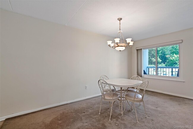 Building Photo - 200 High Point Dr