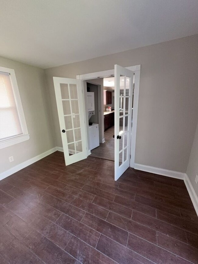 Building Photo - !! $500 OFF 2nds  MONTH'S RENT!!! Charming 3BR 2BA Home w/ Updated Kitchen + Large Front and Back...