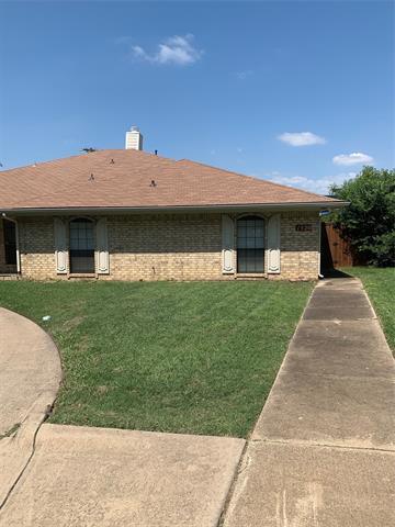 Building Photo - 1520 Parkside Dr