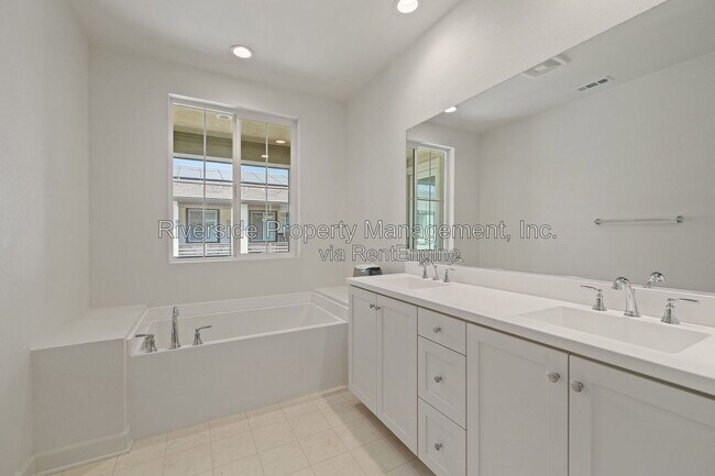 Building Photo - 3530 E Delight Paseo