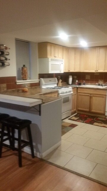 Building Photo - 5017 S Drexel Blvd