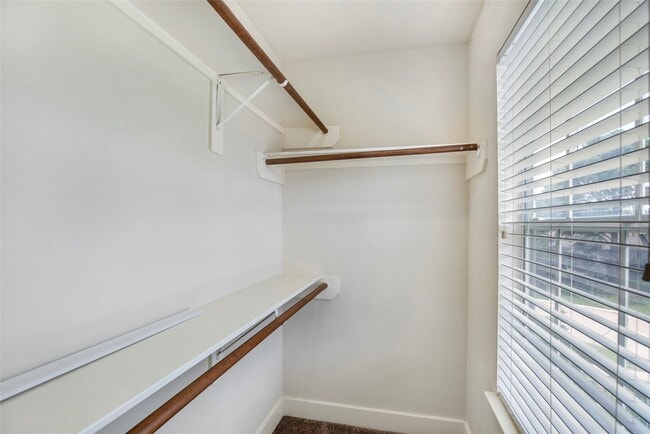 Building Photo - 18631 Atasca Oaks Dr
