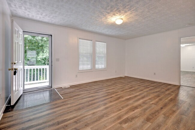 Building Photo - 9431 Jenkins Ln