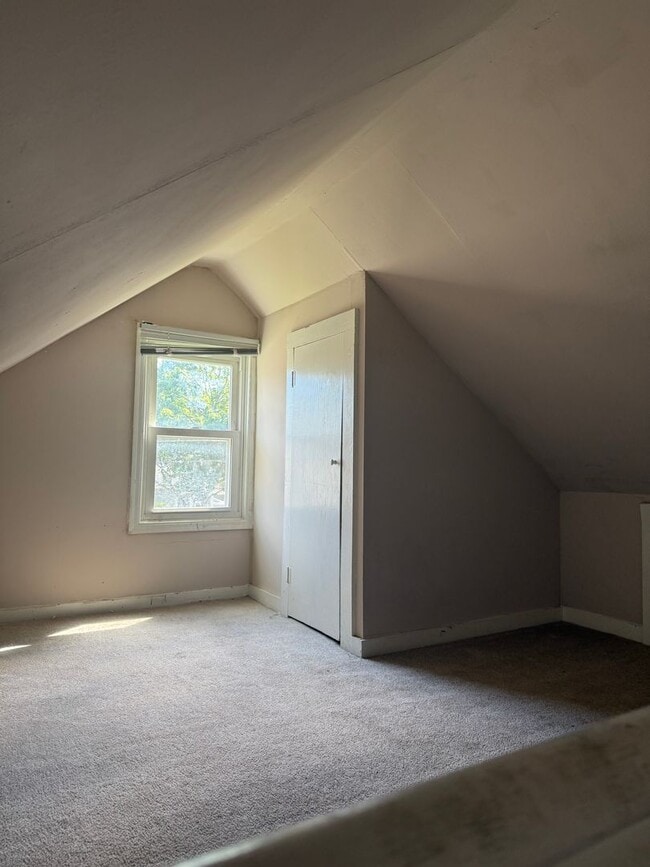 Building Photo - Unique Home in Downtown Middleton