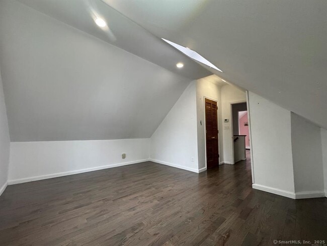 Building Photo - 165 Greenfield Dr
