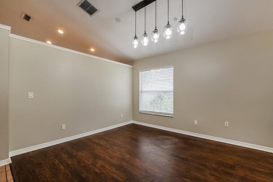 Building Photo - 1820 Greenbrook Ct