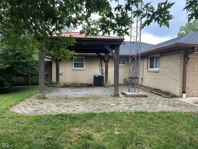 Building Photo - 1545 Temperance Ave