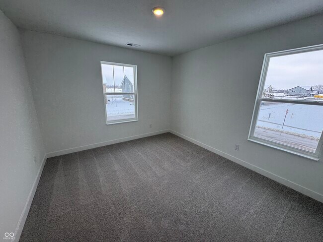 Building Photo - 2945 Grand Rdg Dr