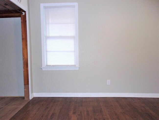 Building Photo - 3 BED 1 BATH IN CASADY HEIGHTS ADDITION OF THE VILLAGE