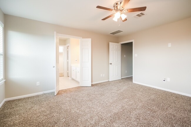 Building Photo - 9822 Copper Ranch Trail