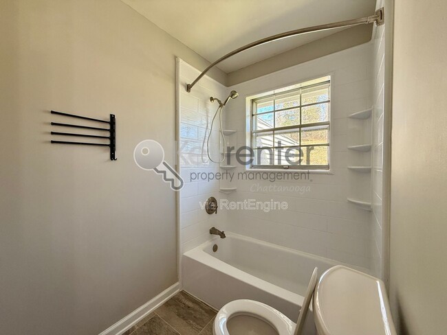 Building Photo - 809 Trotter Ln