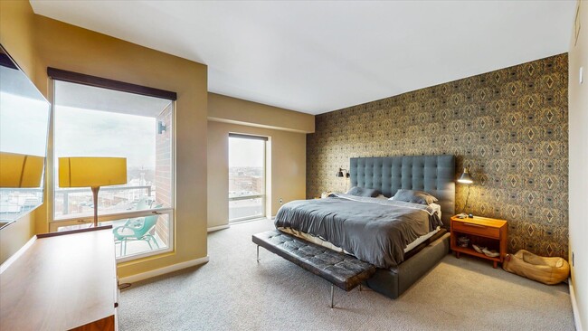 Building Photo - 3,400 SQFT CONDO IN DOWNTOWN CHAMPAIGN W/ ...