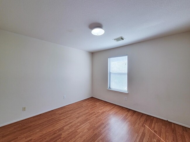 Building Photo - 16306 Kendons Way Ln