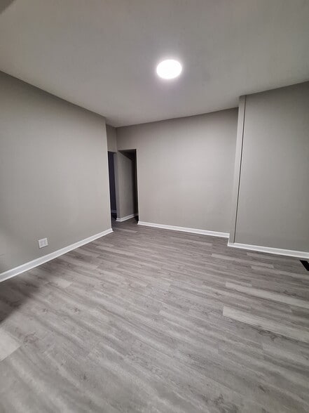 Building Photo - 627 E 2nd Ave