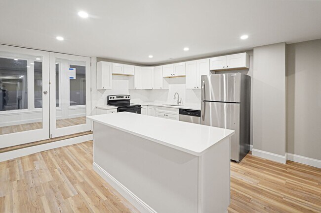 Building Photo - 98 Southville Rd