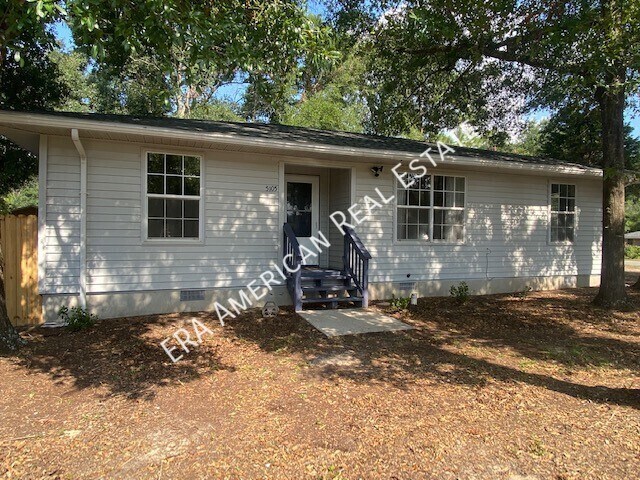 Building Photo - Move in Special!