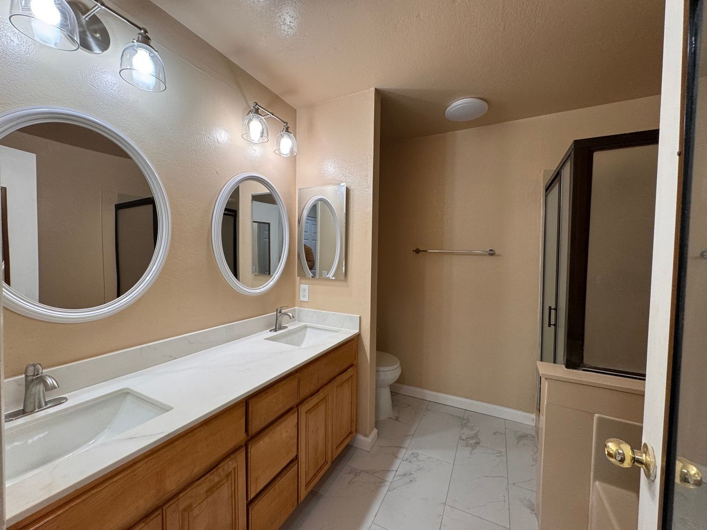 Building Photo - 259 Dartford St