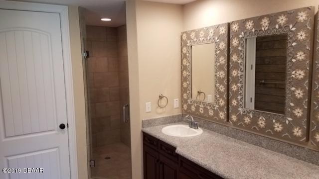 Building Photo - 652 Pelican Bay Dr