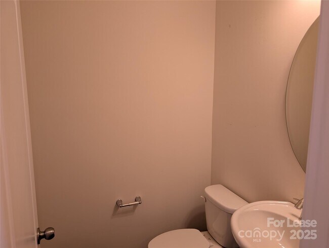 Building Photo - 115 Dellbrook St