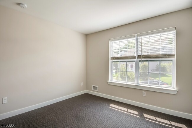 Building Photo - 120 Sowers Dr