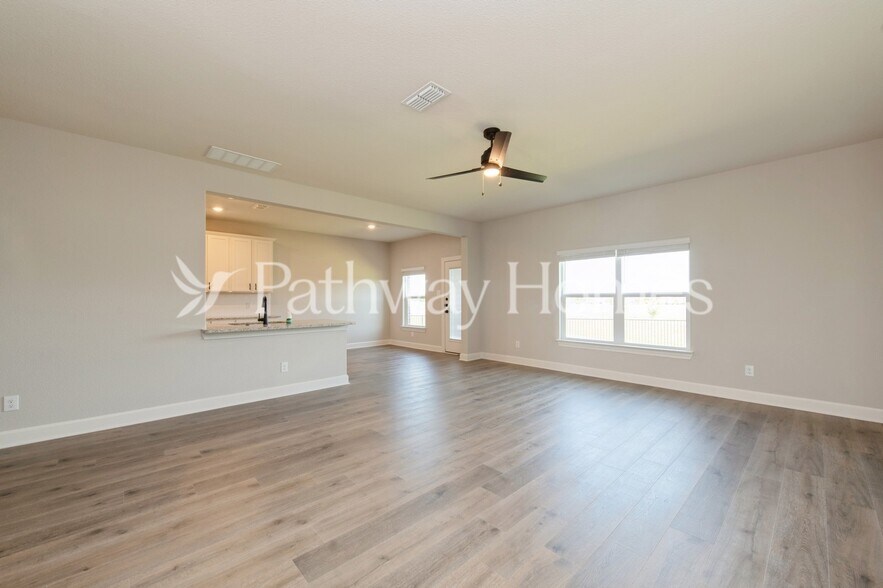 Building Photo - 601 Brookside Dr