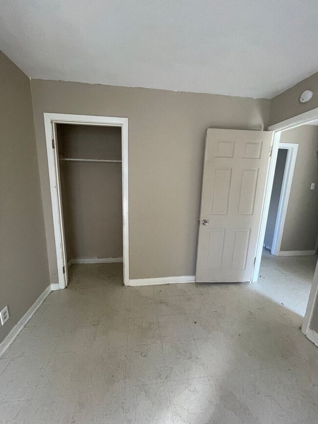 Building Photo - 3/1-Meadowbrook Area